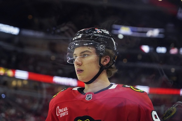 Connor Bedard anpassar sin mentalitet och börjar om med Chicago Blackhawks